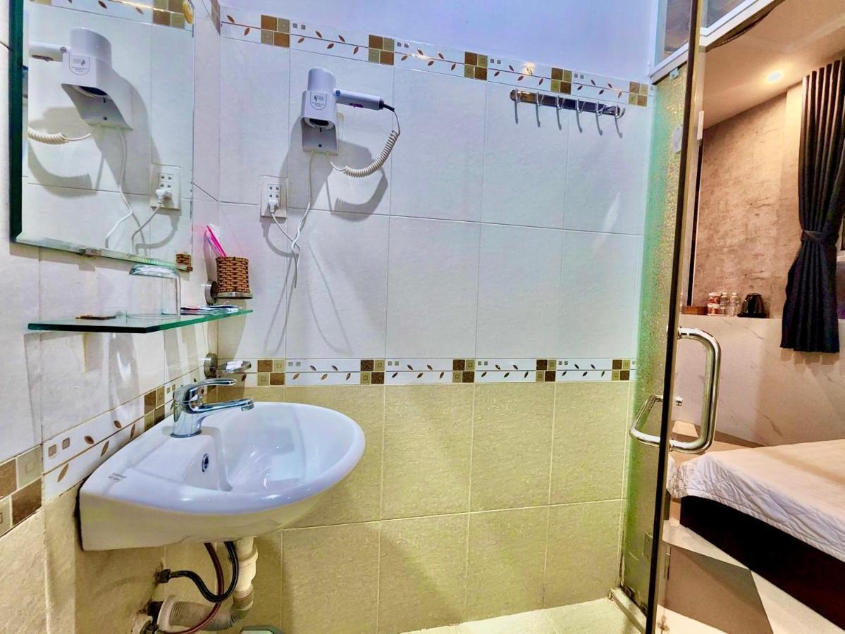 Mes Hotel - Ngay Ben Ninh Kieu Can Tho Esterno foto