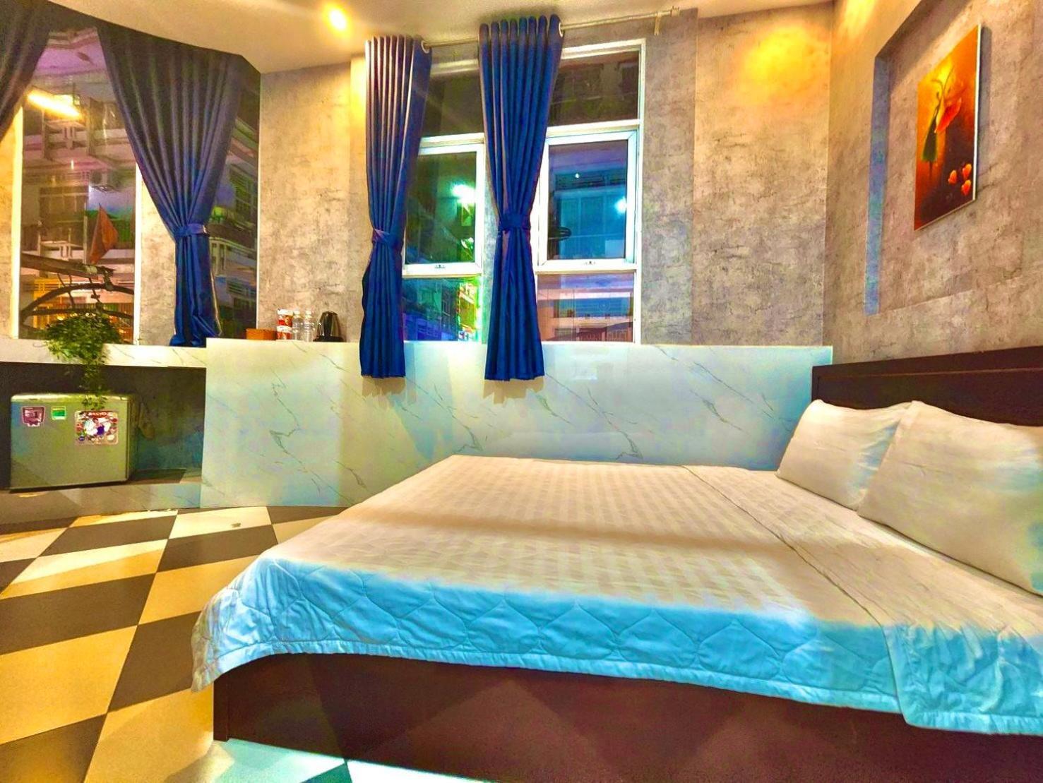 Mes Hotel - Ngay Ben Ninh Kieu Can Tho Esterno foto